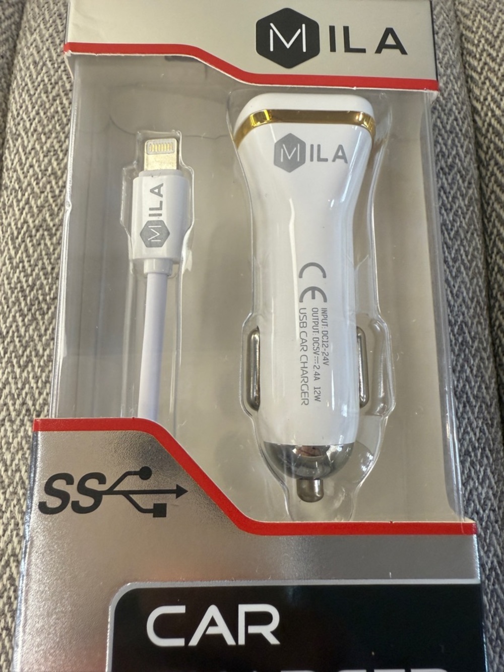Car Charger Dual-Port With 2.4A Output With Lightning Cable in White - Picture 4 of 11